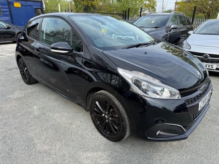 PEUGEOT 208 1.2 PureTech Black Edition Euro 6 3dr